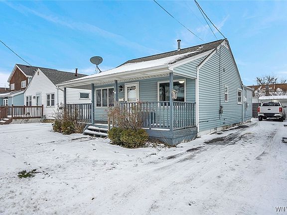 3rd image of 223 Roland St