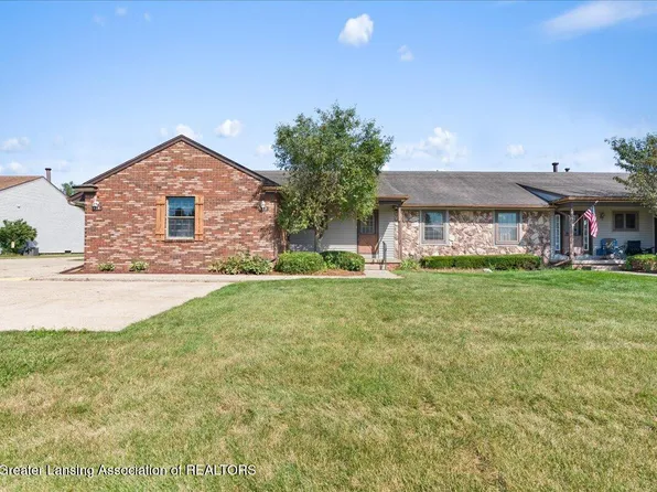 482 Red Cedar Blvd, Williamston, MI 48895