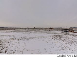 9235 E Loami Rd, Loami, IL 62661