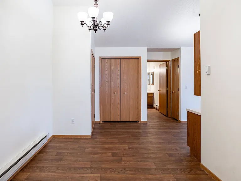 Fargo, ND Somerset Apartments | 22A | Dining