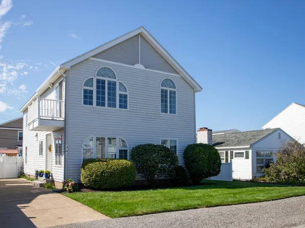 343 Woodstock Street, Seabrook, NH 03874