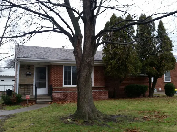 24721 Gardner Ave, Oak Park, MI 48237