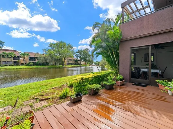 875 S VILLAGE DRIVE N #101, ST PETERSBURG, FL 33716