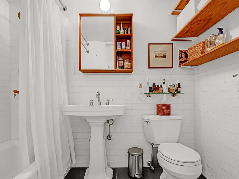 262 Mott St #509 — Photo 15
