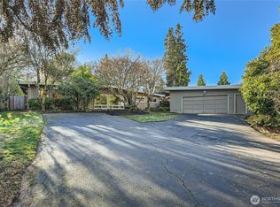 8445 NE 9th St, Medina, WA