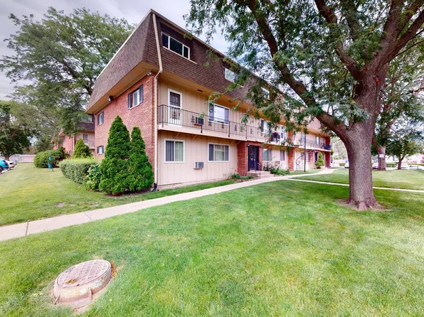 2302 Algonquin Rd APT 12, Rolling Meadows, IL 60008