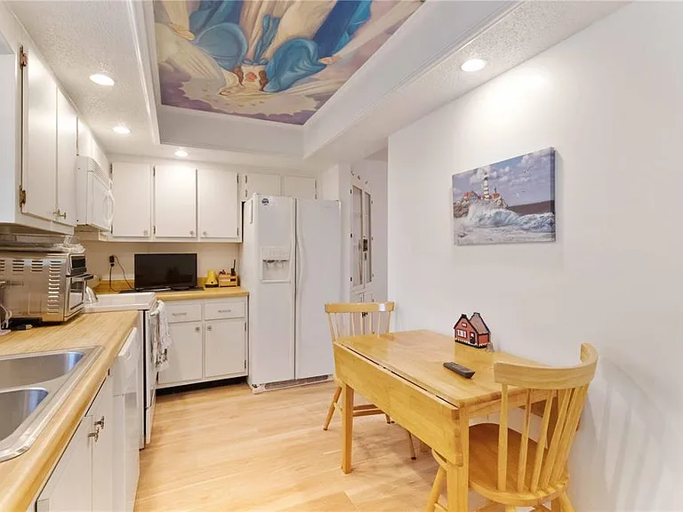 6215 Green View Cir #74 — Photo 7