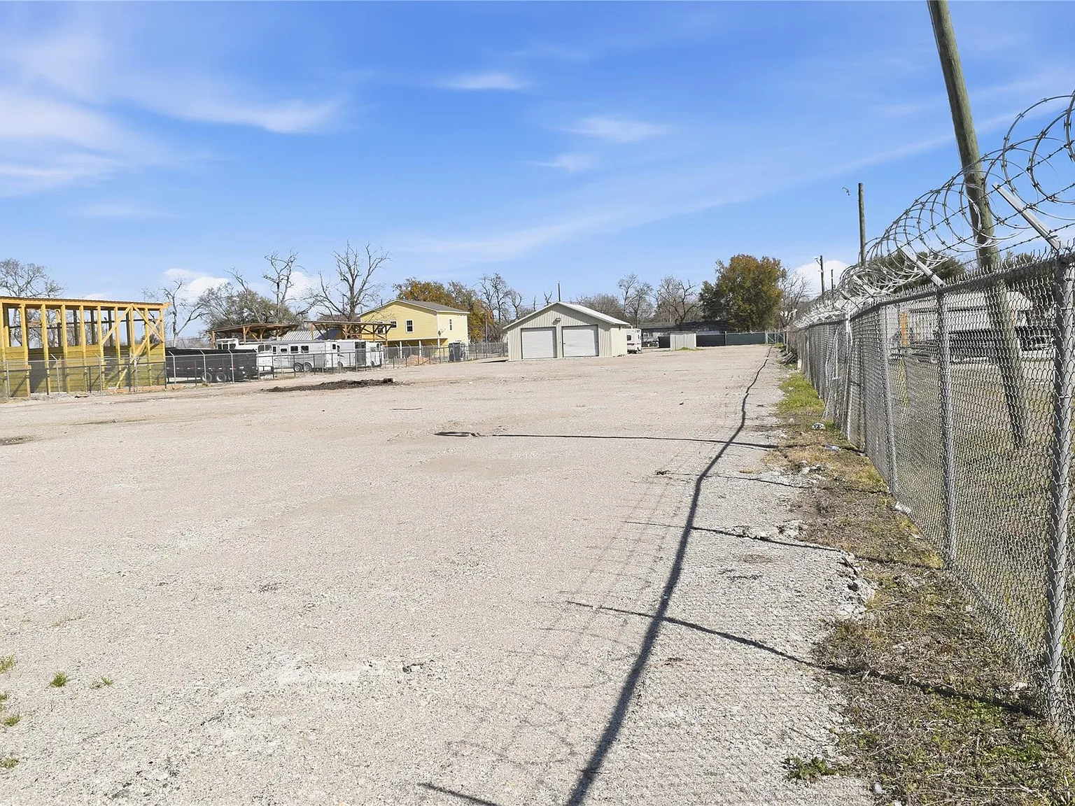 Studio, $9,000 — Photo 4