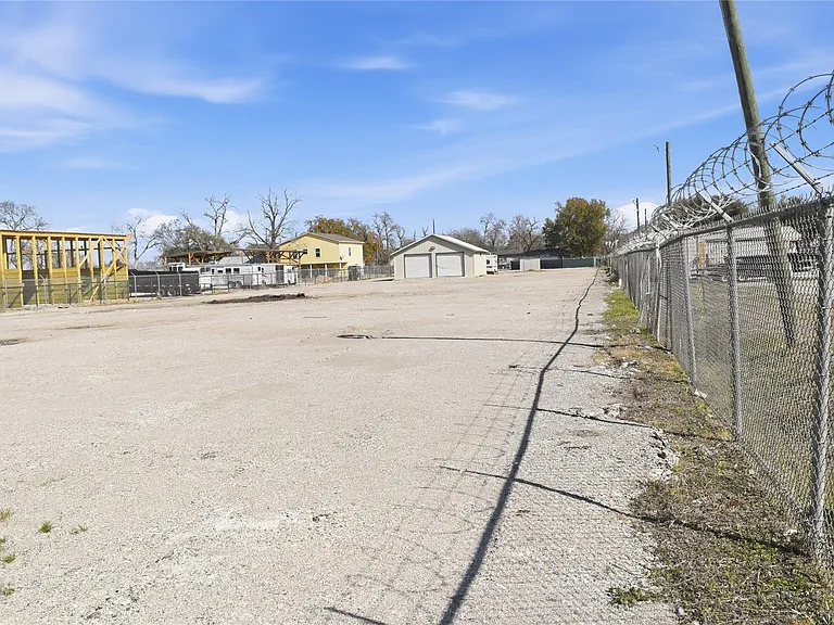 12123 West Dr — Photo 4