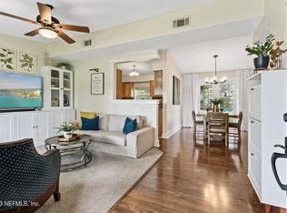 2933 Melhollin Dr, Jacksonville, FL 32216