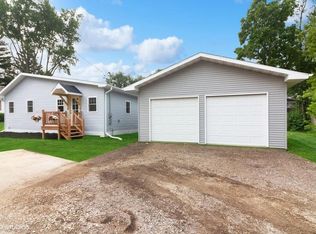 W1029 Golden Glow Rd, Genoa City, WI 53128