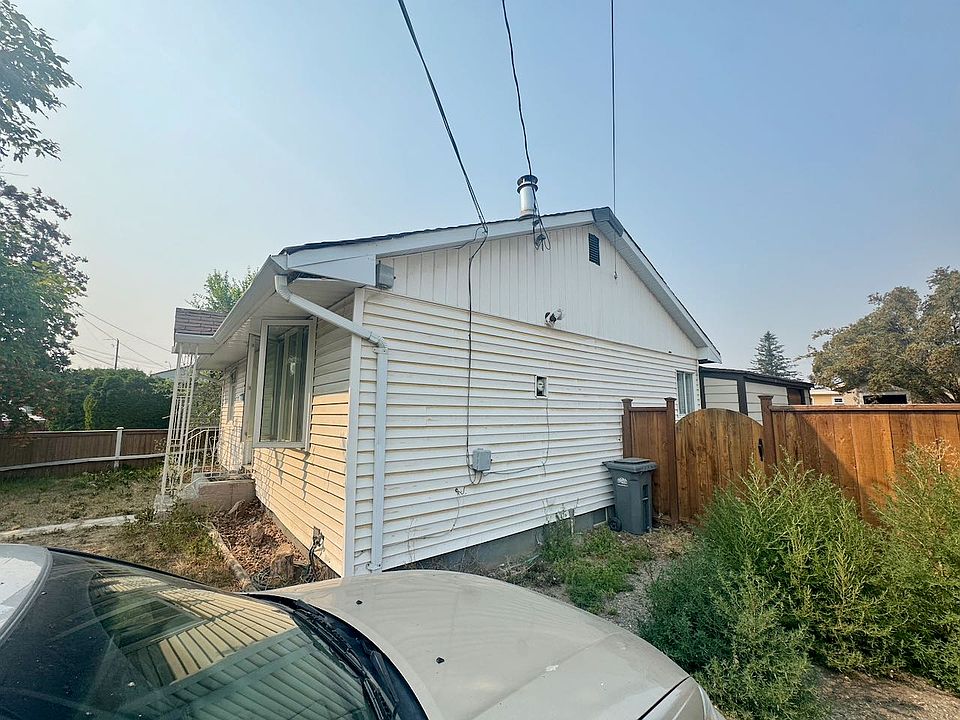 1st image of 223 Larch Ave