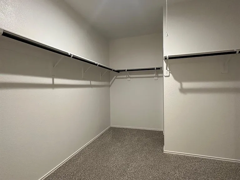 4251 Berwick Park Ln — Photo 4