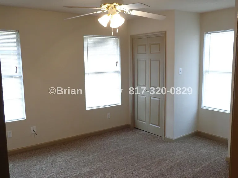 1000 N Riverside Dr #2 — Photo 13