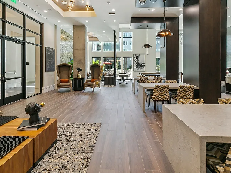 Take a break in this open-concept lounge, perfect for work, study, or casual meetups.