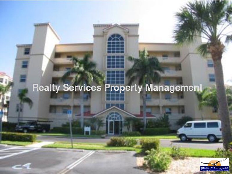 1st image of 15140 Harbour Isle Dr APT 501