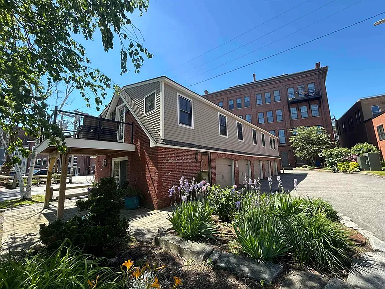 163R Water St — Photo 2