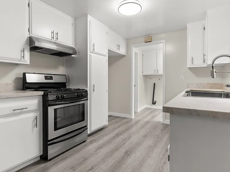 11518 Toerge Dr — Photo 12
