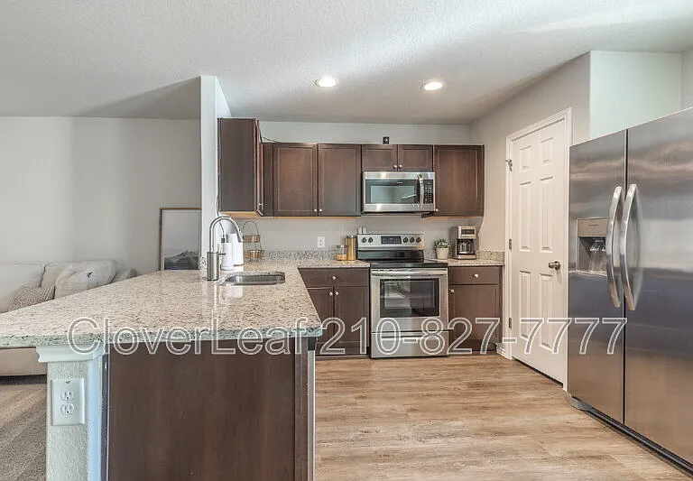 227 Stevens Smt — Photo 23