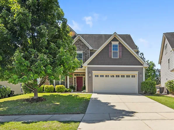 117 Woodlark Ln, Holly Springs, NC 27540