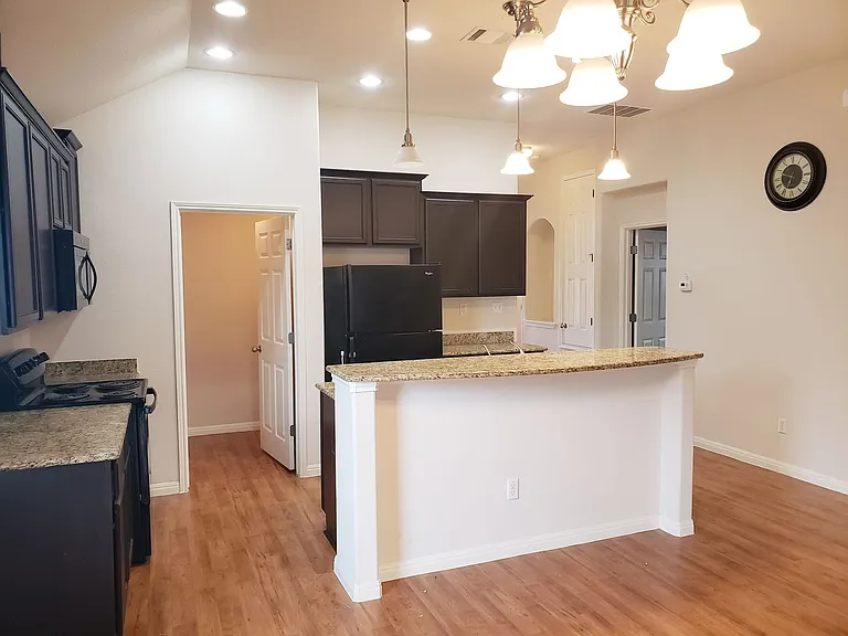 13009 Ring Dr — Photo 5