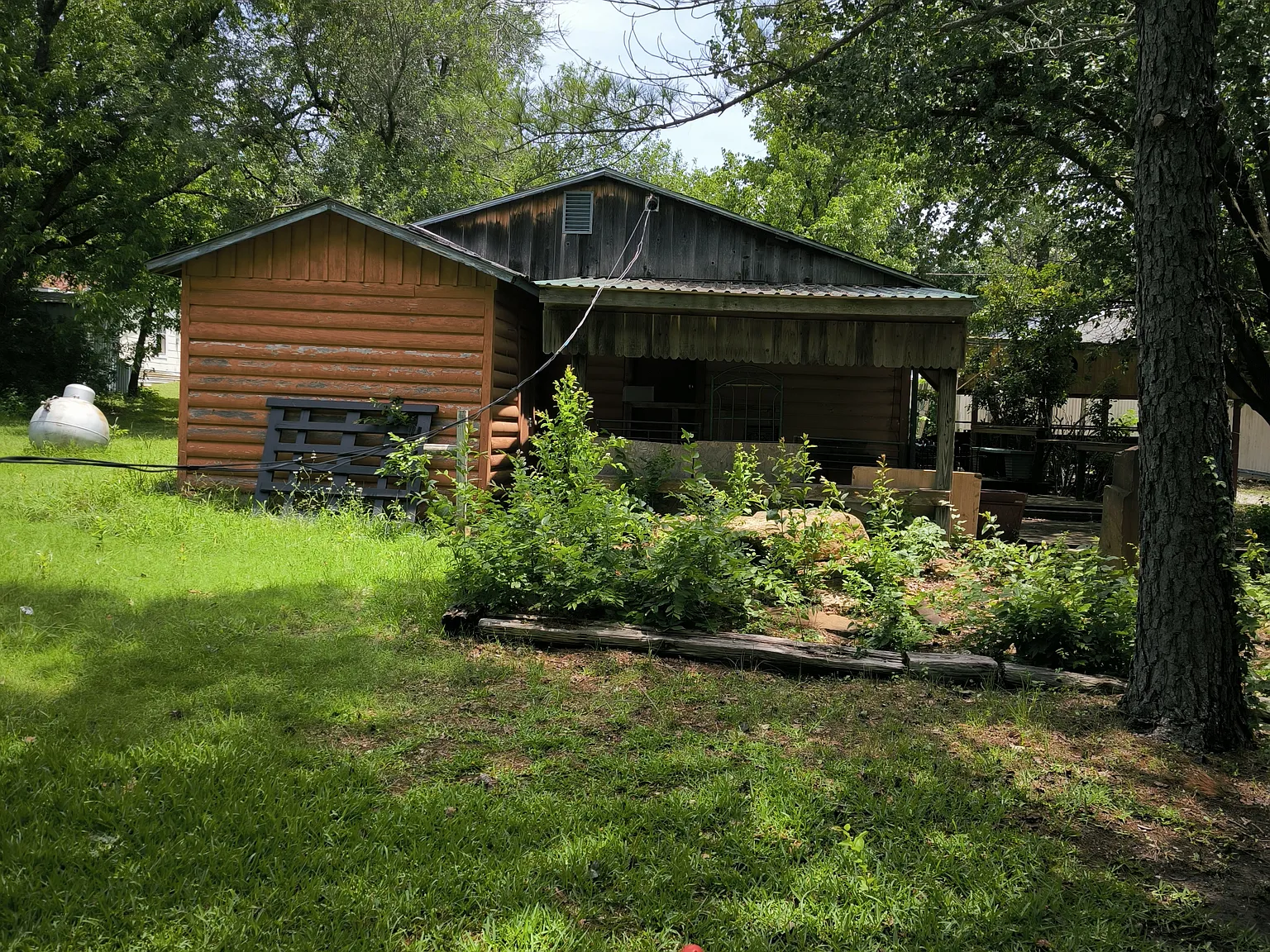 2 bed, 880 sqft, $900 — Photo 2