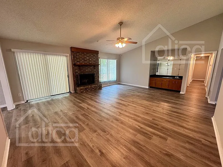 1959 Sussex Dr N — Photo 14