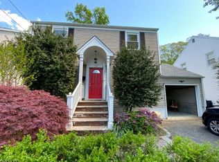 40 Amherst Pl, Livingston, NJ 07039