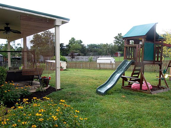 3rd image of 5729 Oyster Bay Way