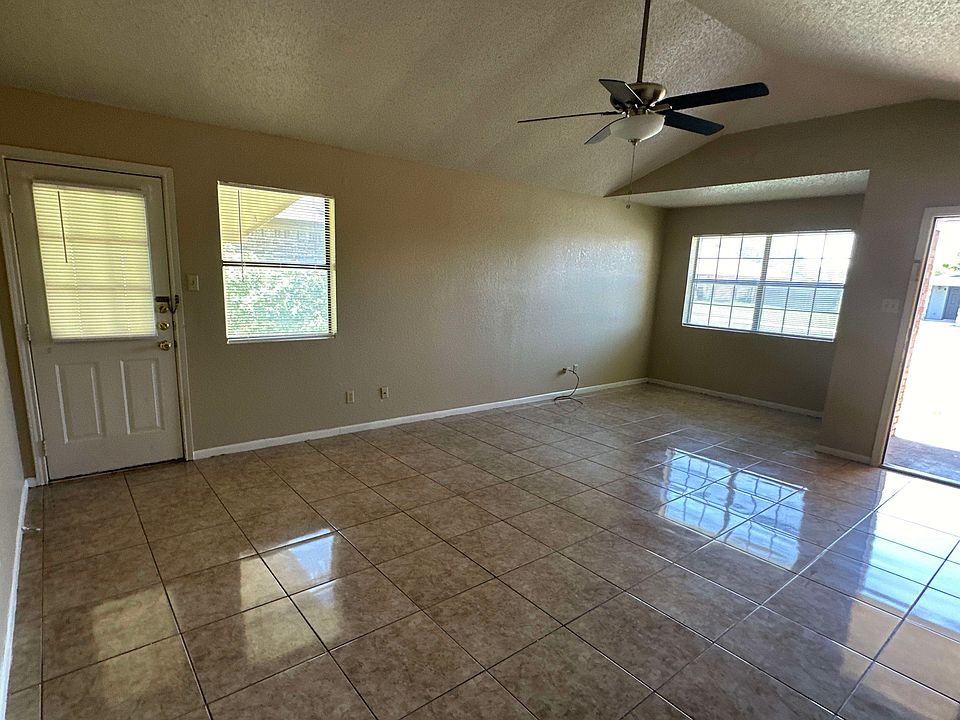 1st image of 3009 Honeysuckle Cir APT B
