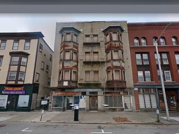 484 Merrimack St, Lowell, MA 01854