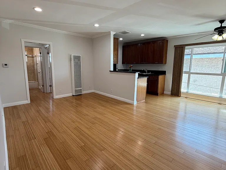 4110 Inglewood Blvd #9 — Photo 2