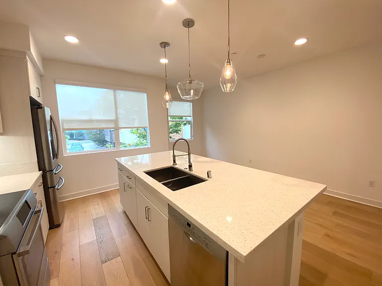 1427 Pullman Way — Photo 7