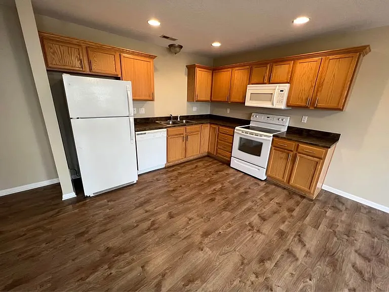 2150 NE 18th St #37 — Photo 2