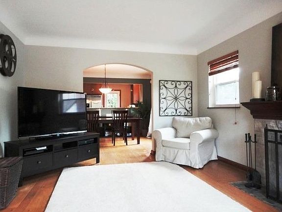 3rd image of 4114 Club View Dr