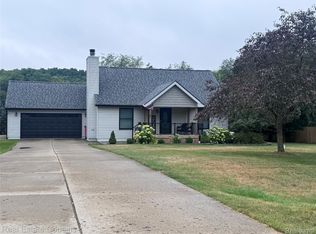 10240 Royce Way, Fenton, MI 48430