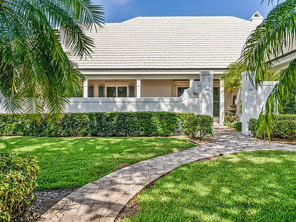 3rd image of 107 River Oak Drive