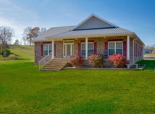 879 Tidwell Rd, Burns, TN 37029