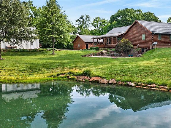 3rd image of 15597 Buck Knob Ln