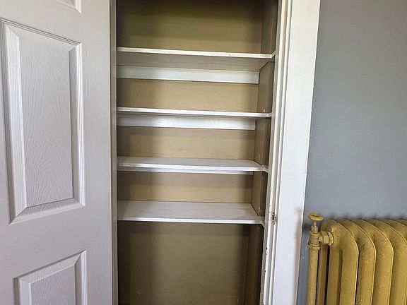 3rd image of 19 E Hoyle St #2