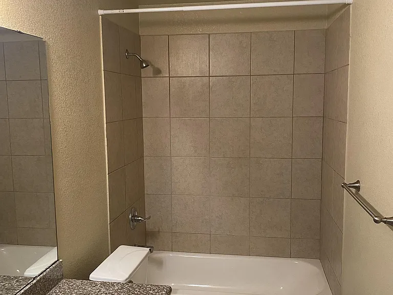 1401 Cavalry Ln #B — Photo 8