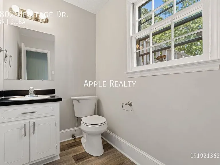 4802 Heritage Dr — Photo 13