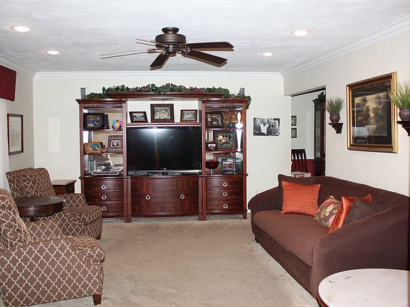 4th image of 5208 Venetian Blvd NE