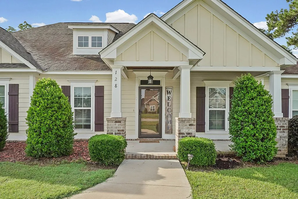 4 bed, 3.0 bath, 2270 sqft, $3,300 — Photo 4