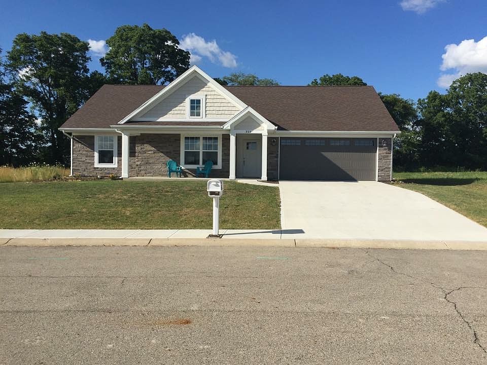 1st image of 805 Apple Valley Dr