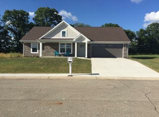 805 Apple Valley Dr, Centerville, IN 47330