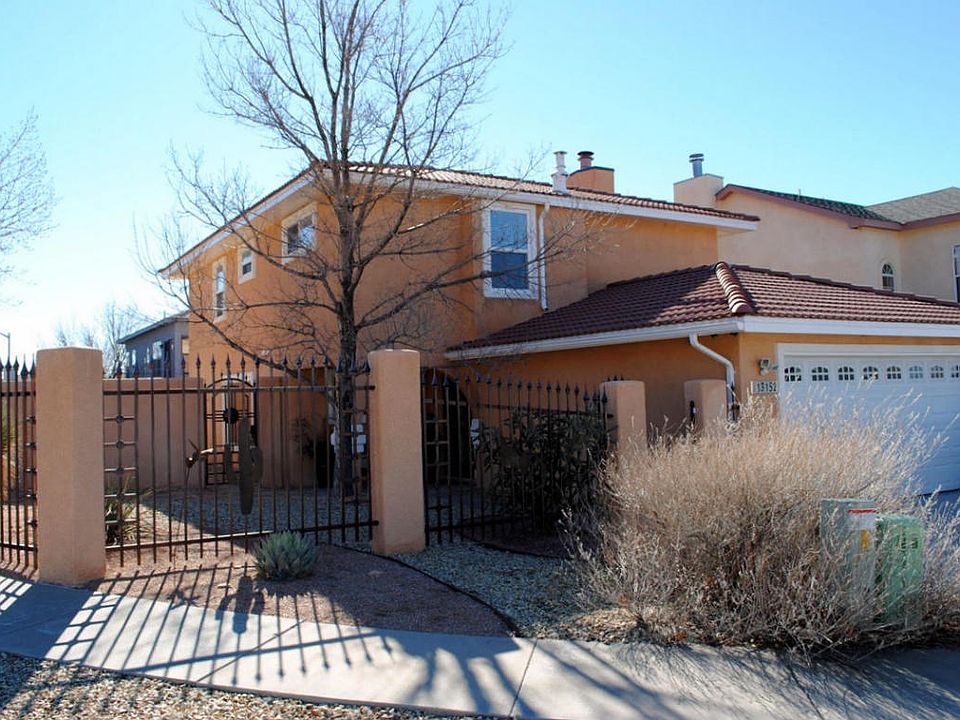 Secure Fenced and Gated Front Yard