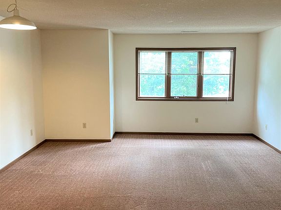 2nd image of 530 Welch Ave Unit 9