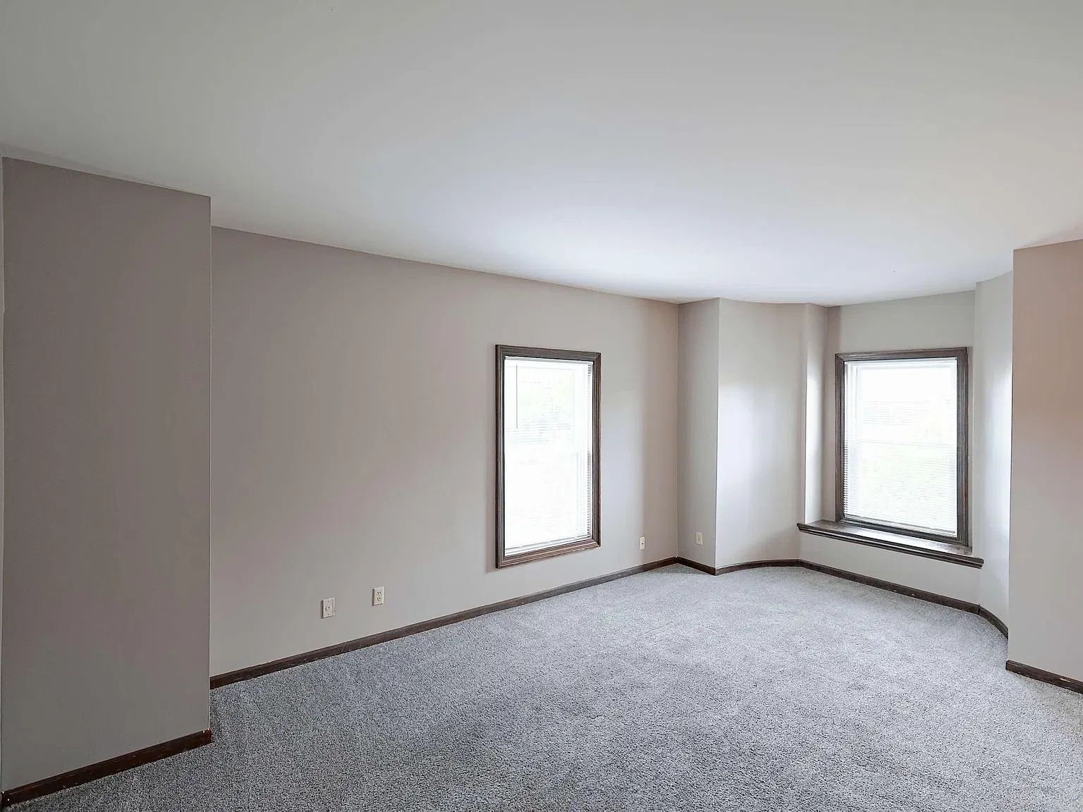 2 bed, 1012 sqft, $1,119 — Photo 2