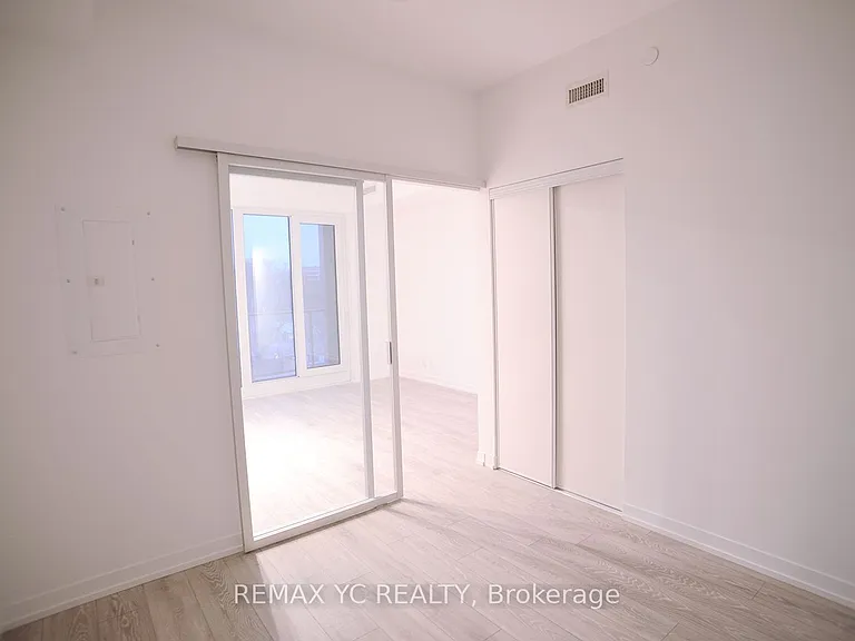 2020 Bathurst St #721 — Photo 9